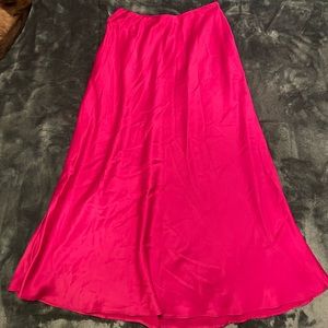 Beautiful Magenta Silky Midi Skirt🛍